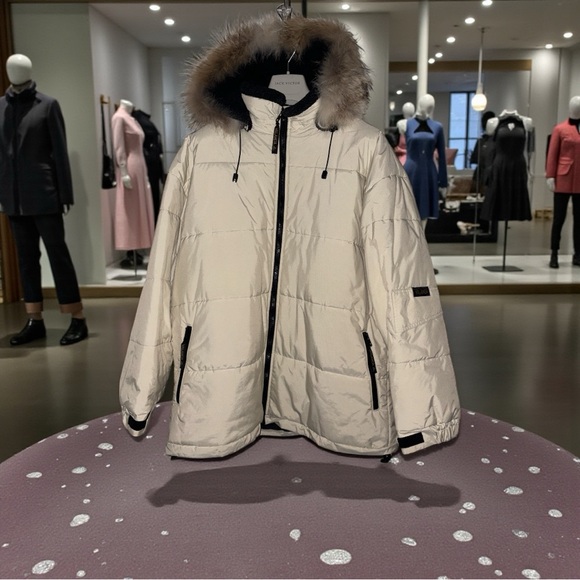 Luxurious Cream Puffer Jacket with Fur Hood EUC for women size 16 - Picture 7 of 16